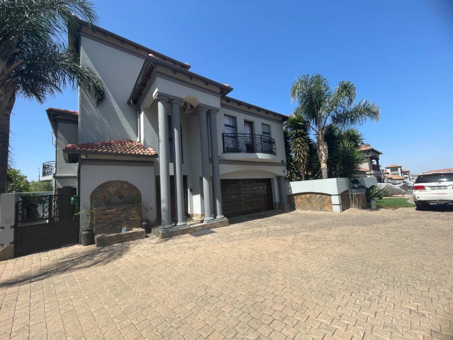 6 Bedroom Property for Sale in Sunward Park Gauteng