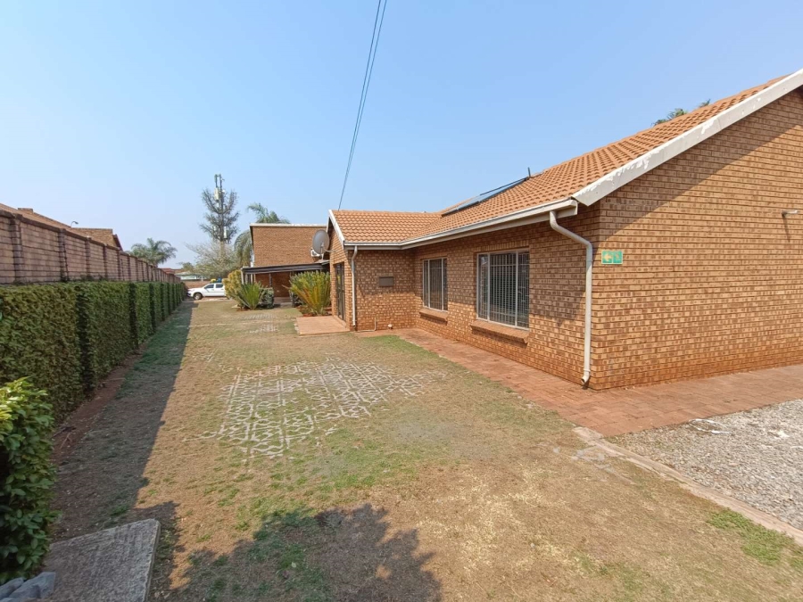 Commercial Property for Sale in Eldoraigne Gauteng