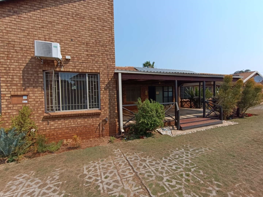 Commercial Property for Sale in Eldoraigne Gauteng