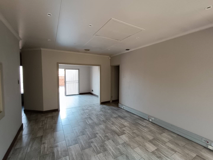 Commercial Property for Sale in Eldoraigne Gauteng