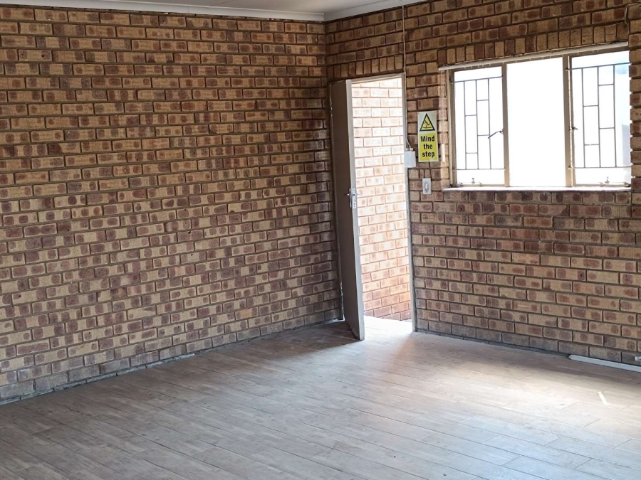 Commercial Property for Sale in Eldoraigne Gauteng