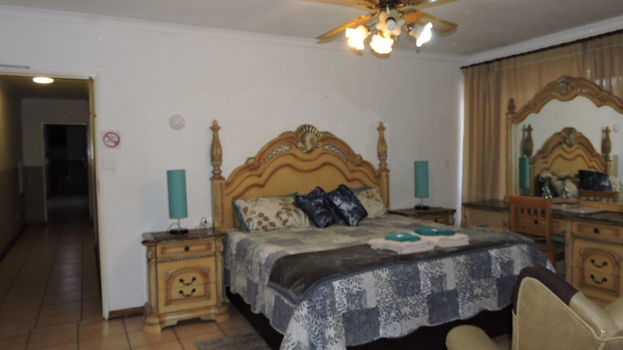 12 Bedroom Property for Sale in Silverton Gauteng