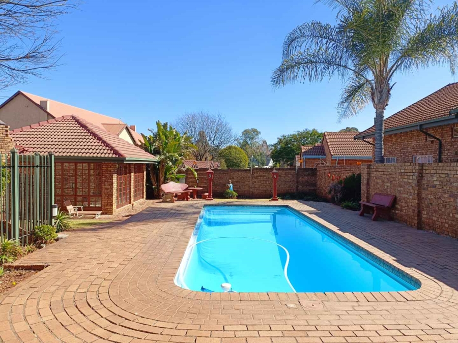 3 Bedroom Property for Sale in Clubview Gauteng