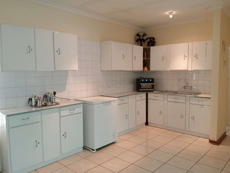 5 Bedroom Property for Sale in Verwoerdpark Gauteng