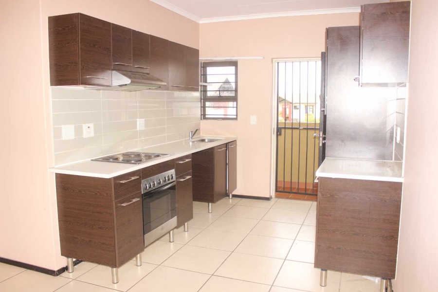 To Let 2 Bedroom Property for Rent in Noordwyk Gauteng