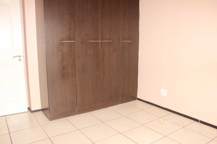 To Let 2 Bedroom Property for Rent in Noordwyk Gauteng