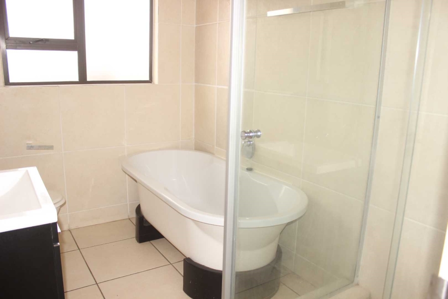 To Let 2 Bedroom Property for Rent in Noordwyk Gauteng