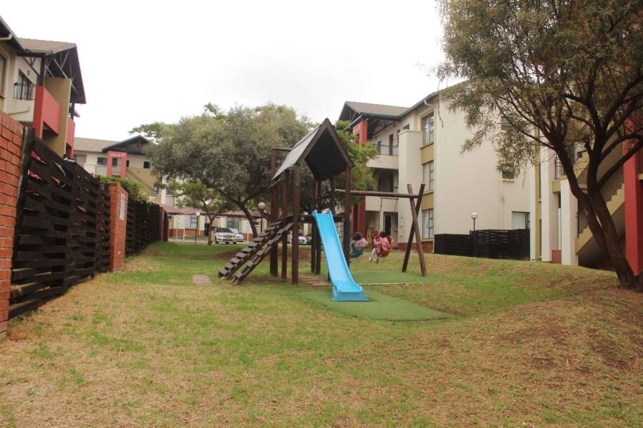 To Let 2 Bedroom Property for Rent in Noordwyk Gauteng