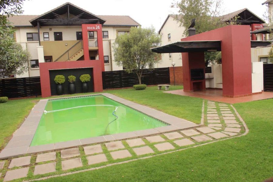 To Let 2 Bedroom Property for Rent in Noordwyk Gauteng