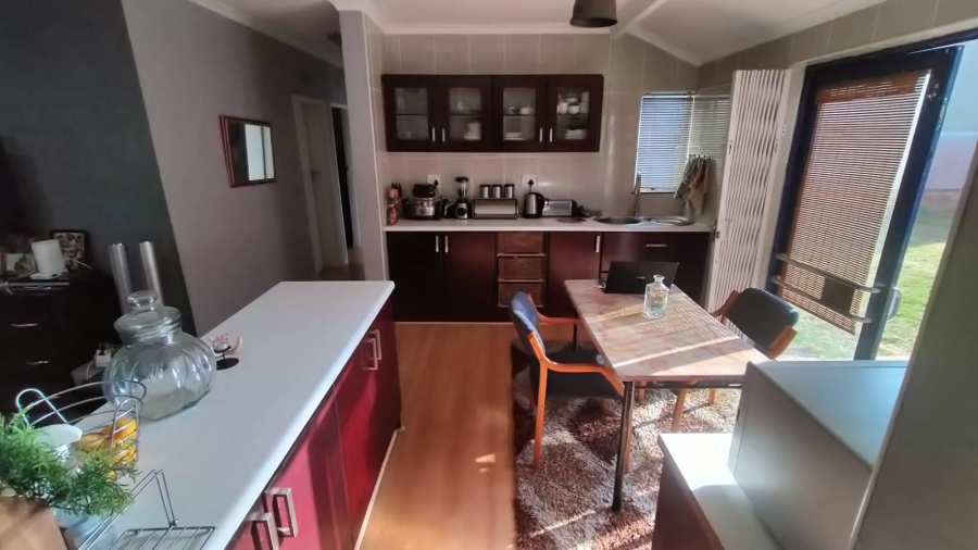 To Let 3 Bedroom Property for Rent in Sophiatown Gauteng