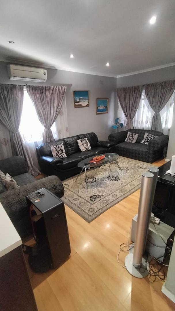 To Let 3 Bedroom Property for Rent in Sophiatown Gauteng