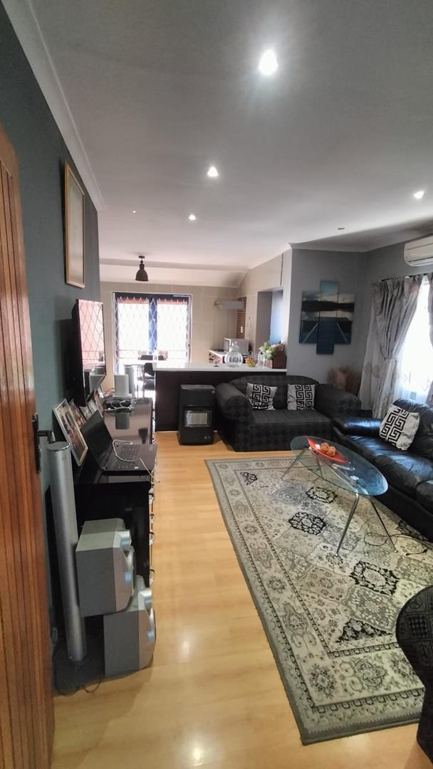 To Let 3 Bedroom Property for Rent in Sophiatown Gauteng