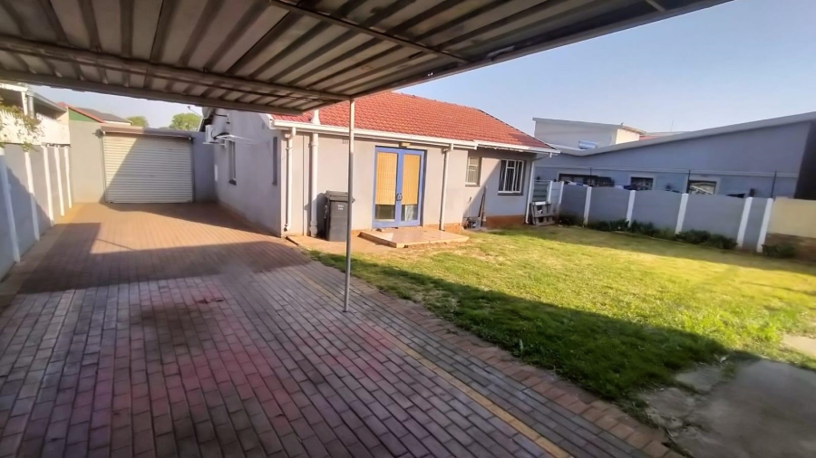 To Let 3 Bedroom Property for Rent in Sophiatown Gauteng