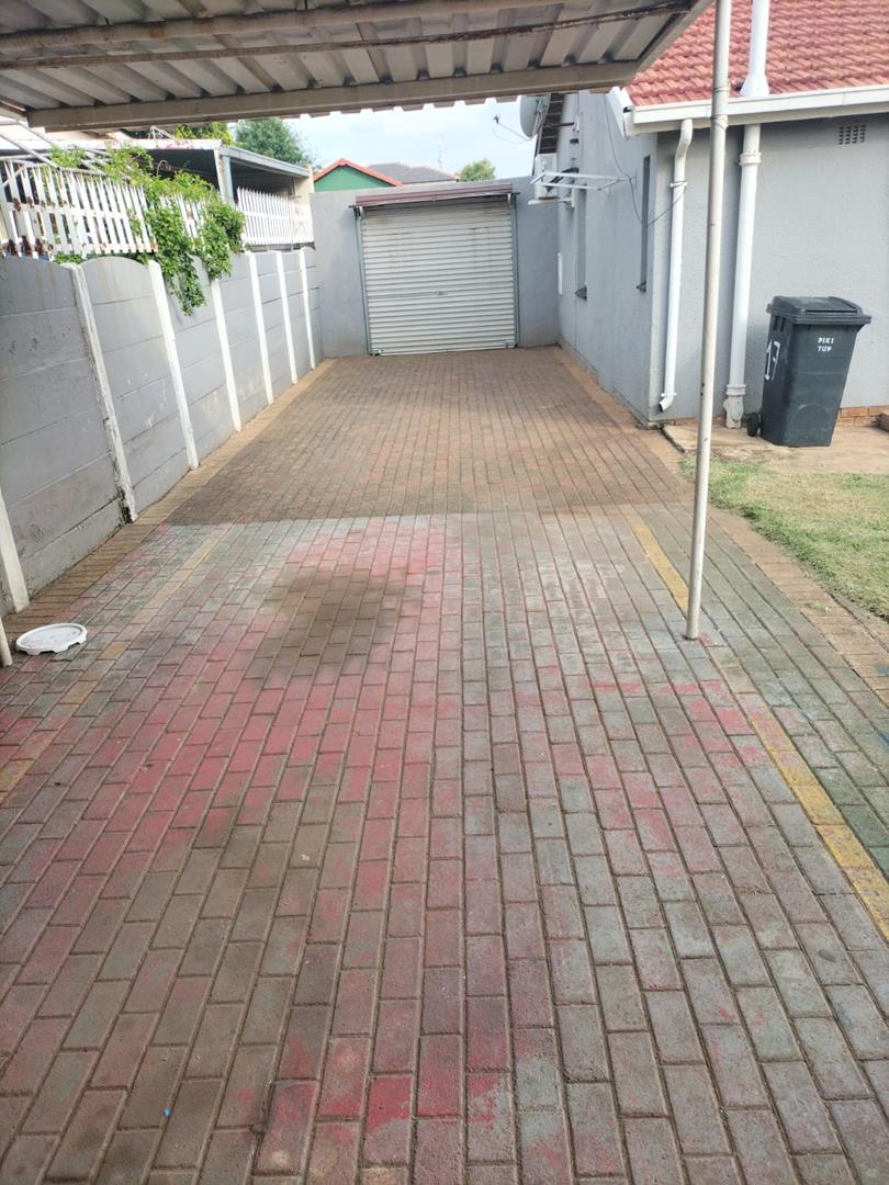 To Let 3 Bedroom Property for Rent in Sophiatown Gauteng