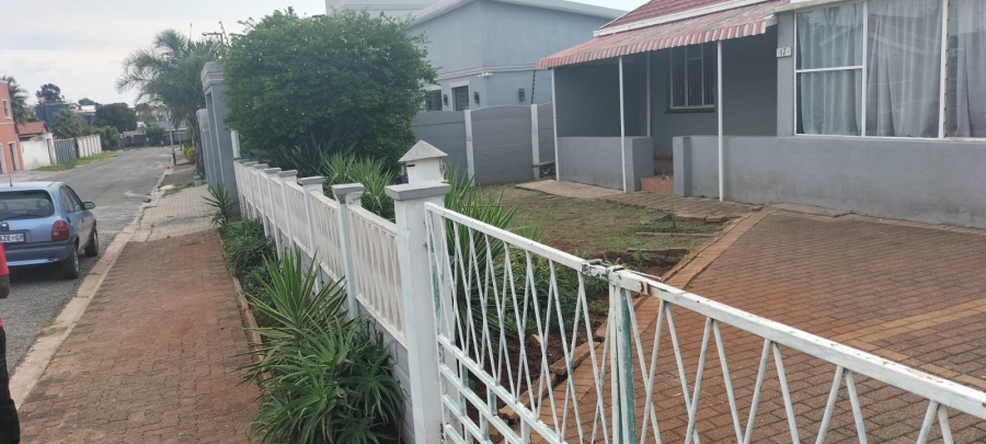 To Let 3 Bedroom Property for Rent in Sophiatown Gauteng