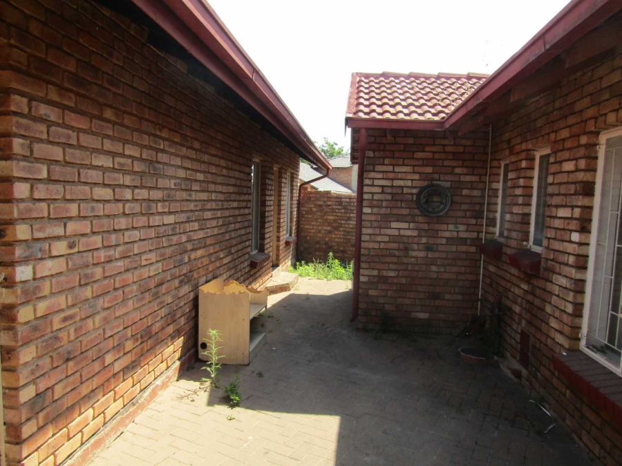 3 Bedroom Property for Sale in Terenure Gauteng