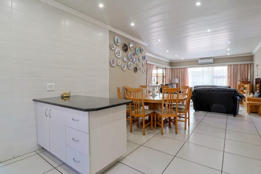 3 Bedroom Property for Sale in New Redruth Gauteng