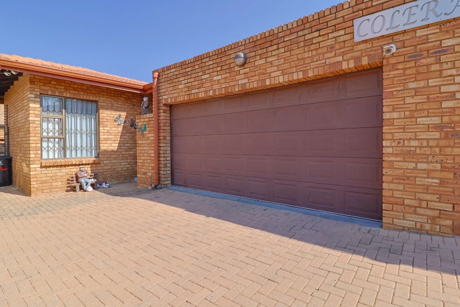 3 Bedroom Property for Sale in New Redruth Gauteng