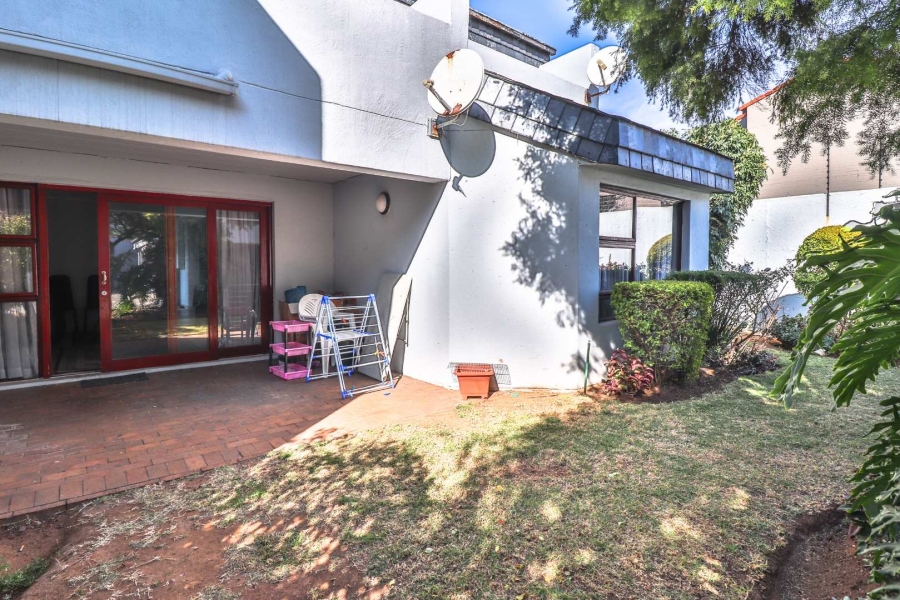 To Let 3 Bedroom Property for Rent in Lakefield Gauteng