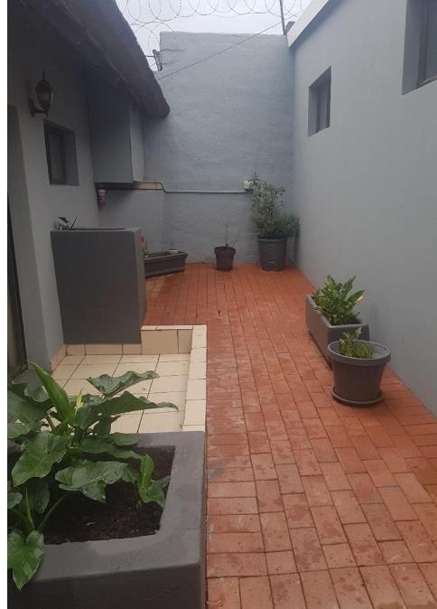 To Let 1 Bedroom Property for Rent in Melrose Gauteng