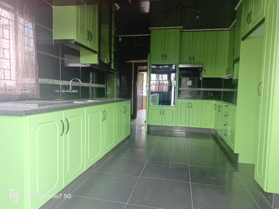 3 Bedroom Property for Sale in Dunnottar Gauteng