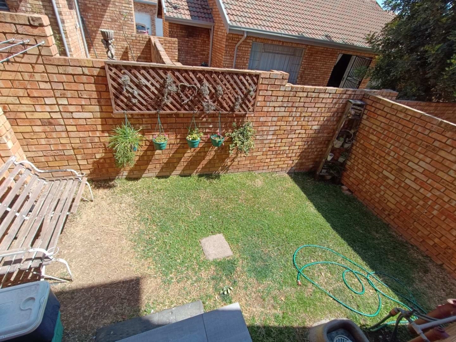 2 Bedroom Property for Sale in Amberfield Glen Gauteng