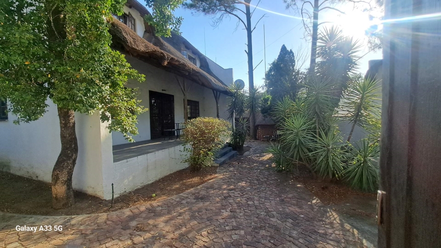 4 Bedroom Property for Sale in Buccleuch Gauteng