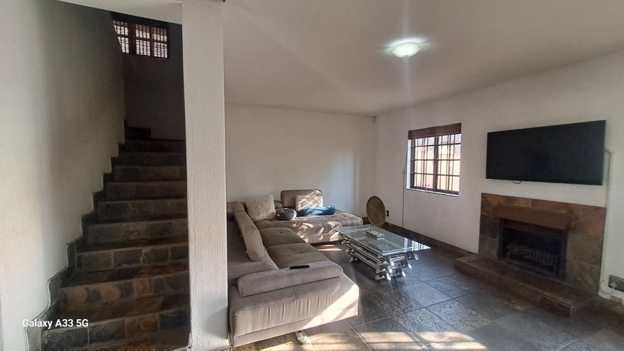 4 Bedroom Property for Sale in Buccleuch Gauteng