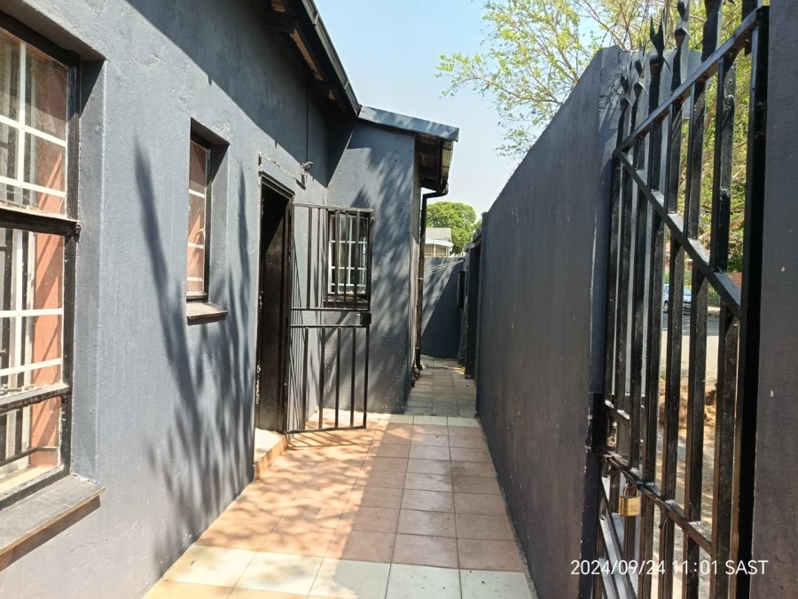 5 Bedroom Property for Sale in Vrededorp Gauteng