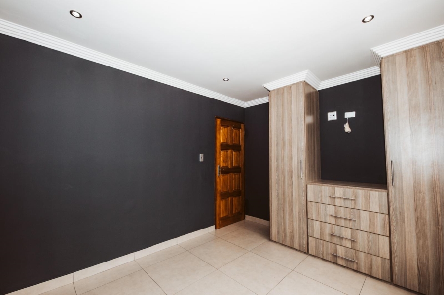 3 Bedroom Property for Sale in Raceview Gauteng