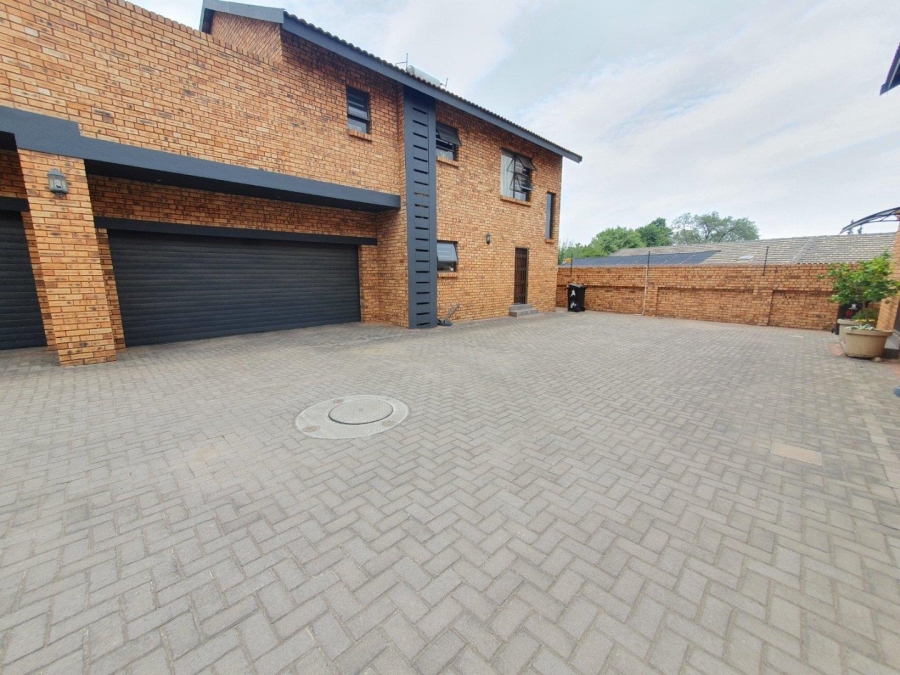 3 Bedroom Property for Sale in Raceview Gauteng