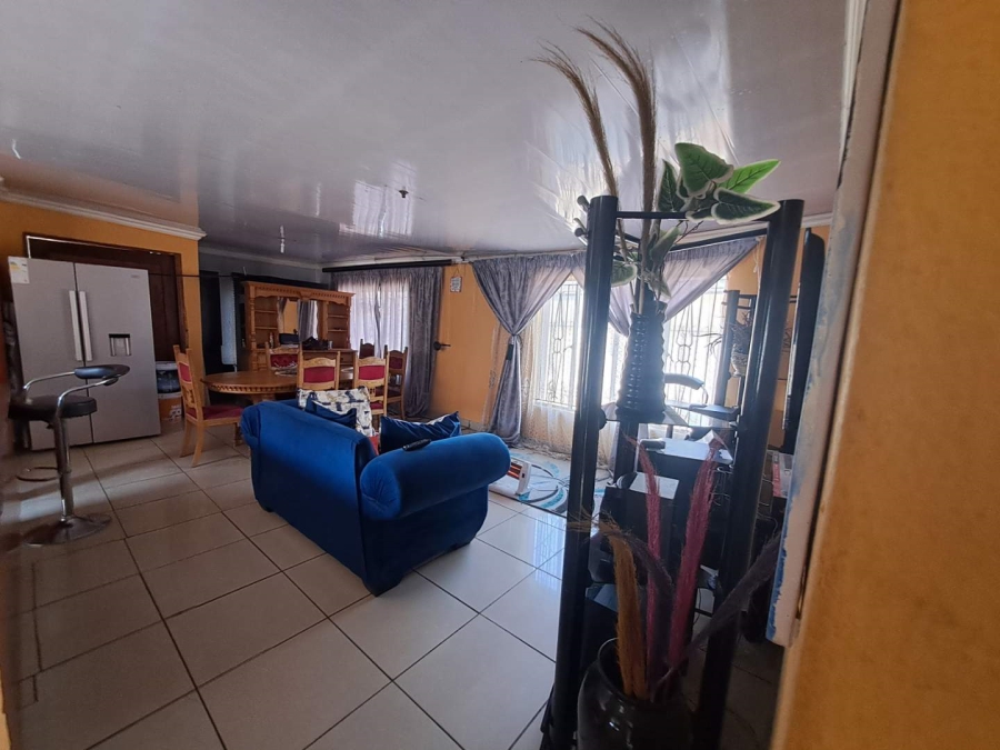 2 Bedroom Property for Sale in Protea Glen Gauteng