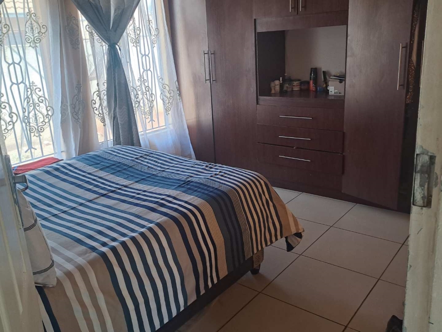 2 Bedroom Property for Sale in Protea Glen Gauteng