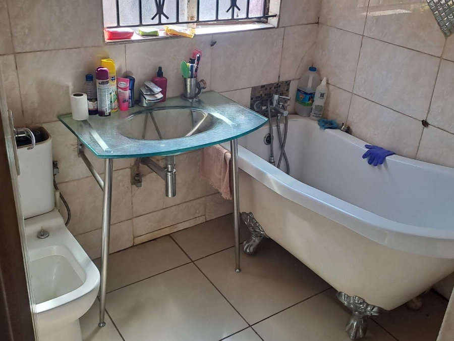 2 Bedroom Property for Sale in Protea Glen Gauteng