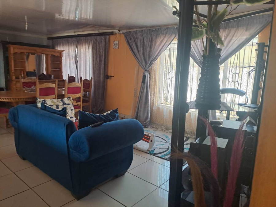 2 Bedroom Property for Sale in Protea Glen Gauteng