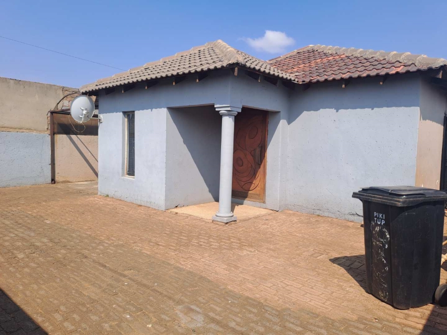 2 Bedroom Property for Sale in Protea Glen Gauteng