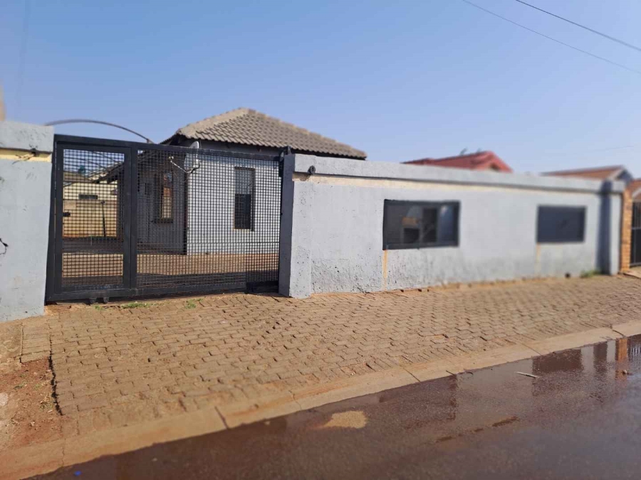 2 Bedroom Property for Sale in Protea Glen Gauteng