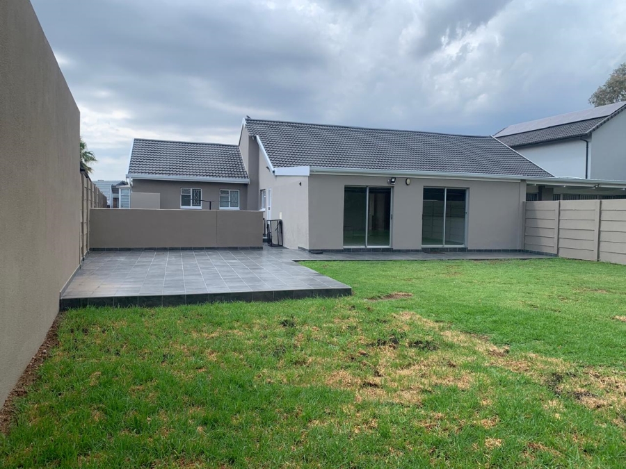 5 Bedroom Property for Sale in Brackendowns Gauteng