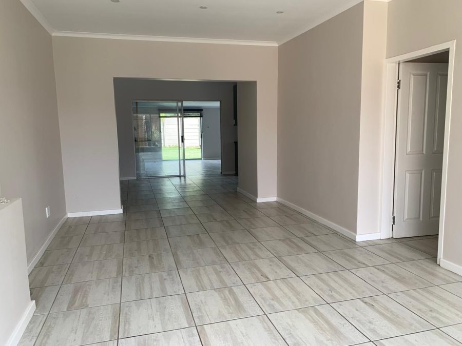 5 Bedroom Property for Sale in Brackendowns Gauteng