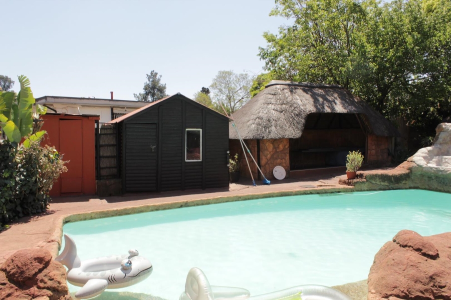 4 Bedroom Property for Sale in Brackendowns Gauteng