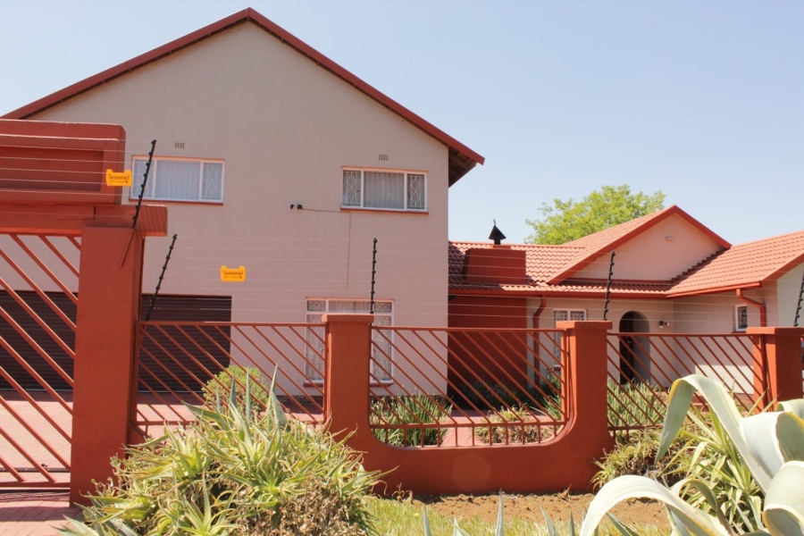 4 Bedroom Property for Sale in Brackendowns Gauteng