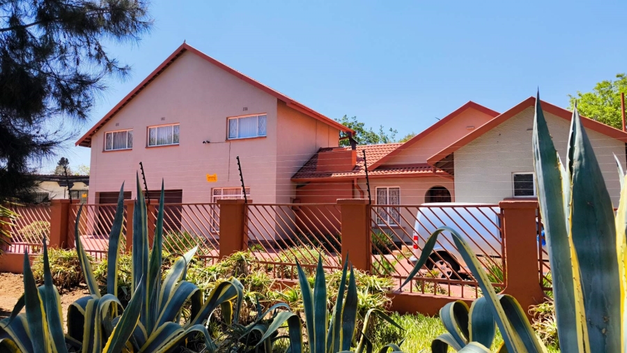 4 Bedroom Property for Sale in Brackendowns Gauteng