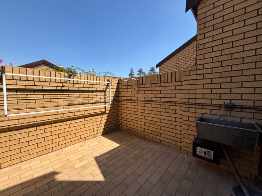 3 Bedroom Property for Sale in Maroeladal Gauteng