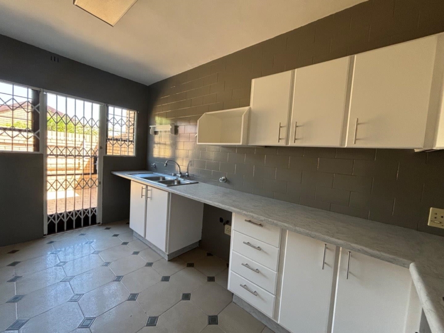 3 Bedroom Property for Sale in Maroeladal Gauteng