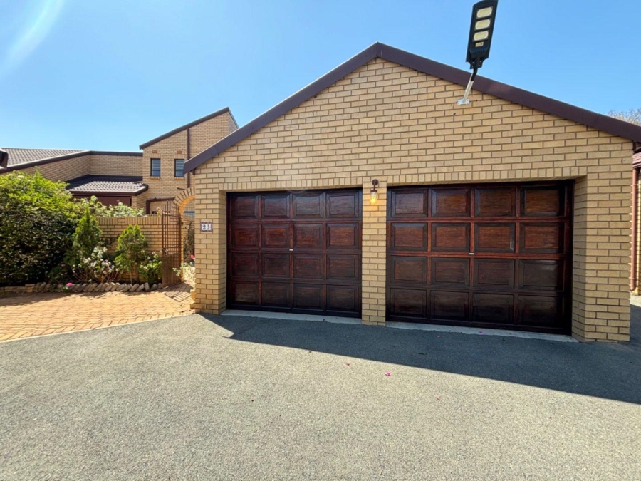 3 Bedroom Property for Sale in Maroeladal Gauteng