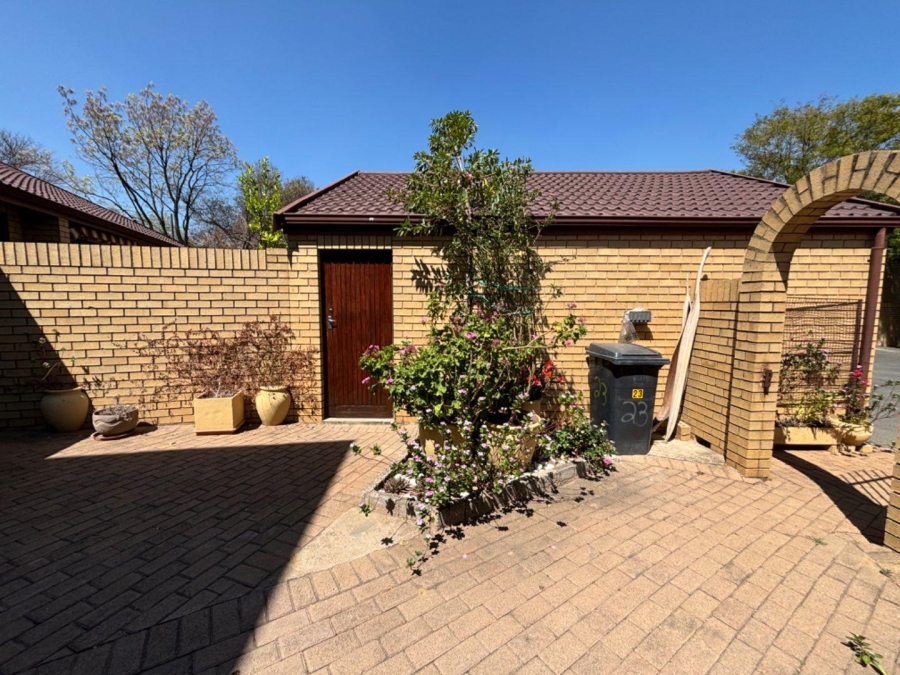 3 Bedroom Property for Sale in Maroeladal Gauteng