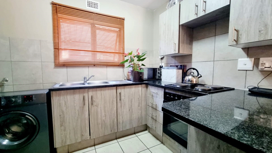 2 Bedroom Property for Sale in La Montagne Gauteng