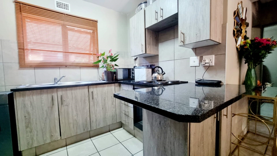 2 Bedroom Property for Sale in La Montagne Gauteng