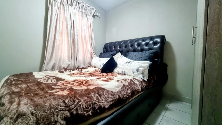 2 Bedroom Property for Sale in La Montagne Gauteng