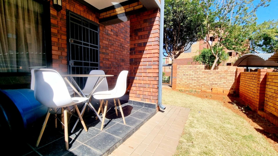 2 Bedroom Property for Sale in La Montagne Gauteng